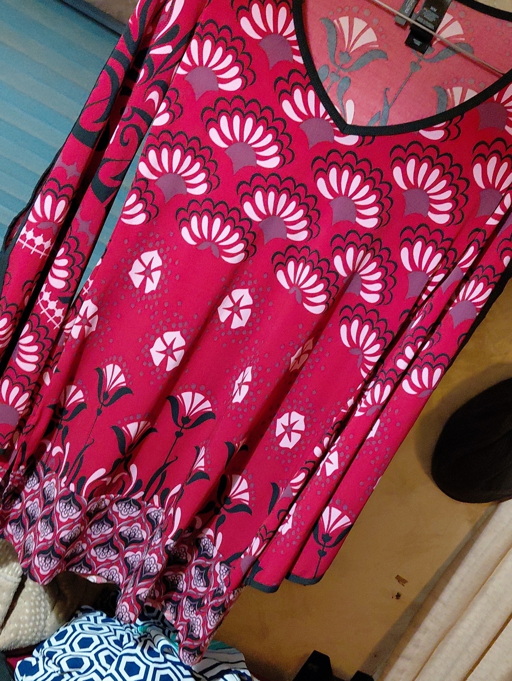 Bisou Bisou Pink Floral V-Neck Tunic Top